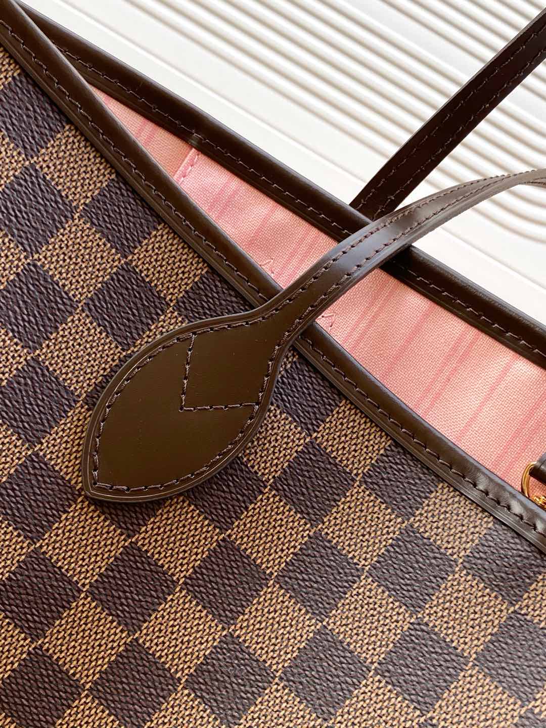Neverfull MM Monogram Canvas Tote Bag - Image 7