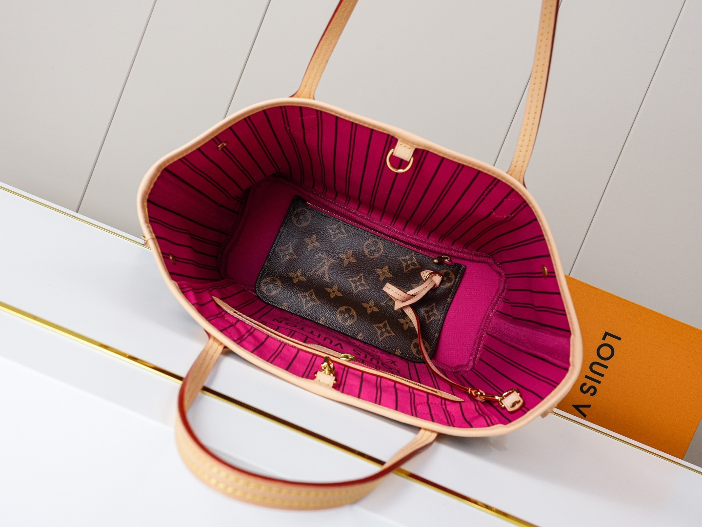 Louis Vuitton Neverfull Small Monogram Tote Bag M41000 - Image 7
