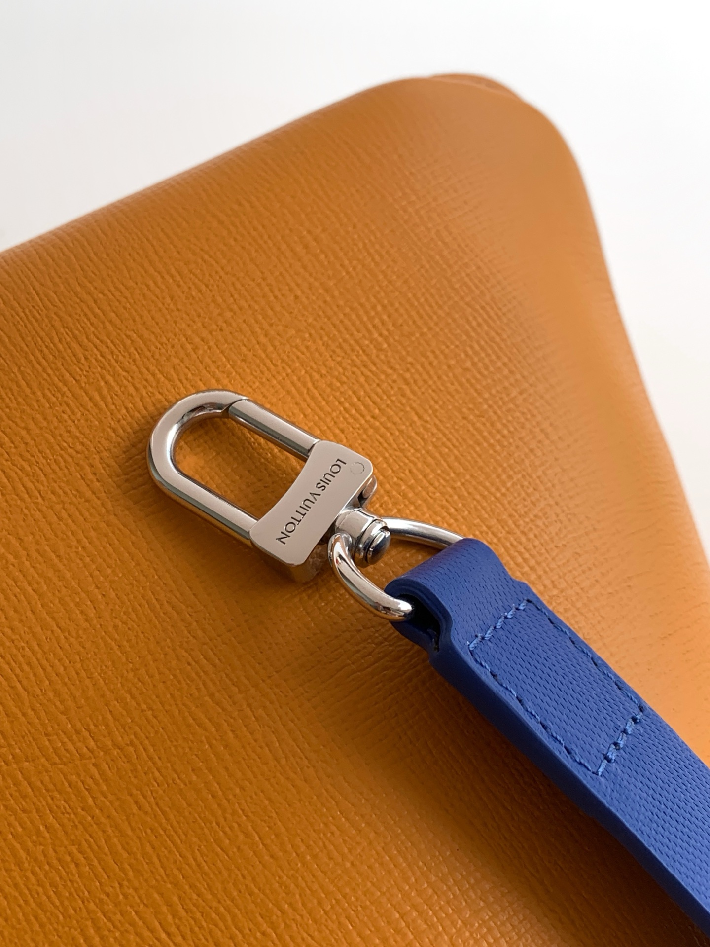Louis Vuitton Orange Medium Leather Handbag - Image 7