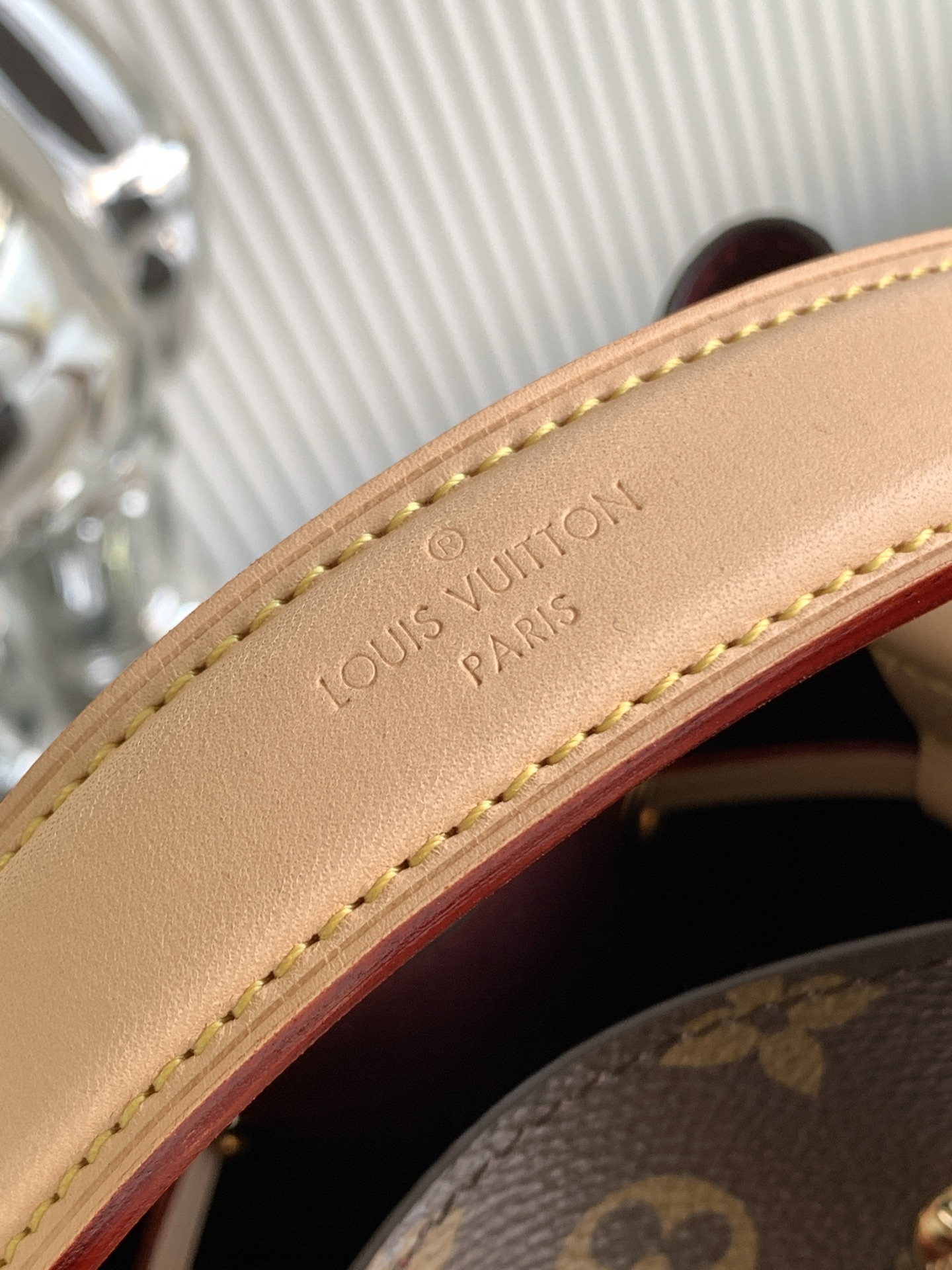 Louis Vuitton NéoNoé BB Mini Bucket Bag in Monogram Canvas - Image 7