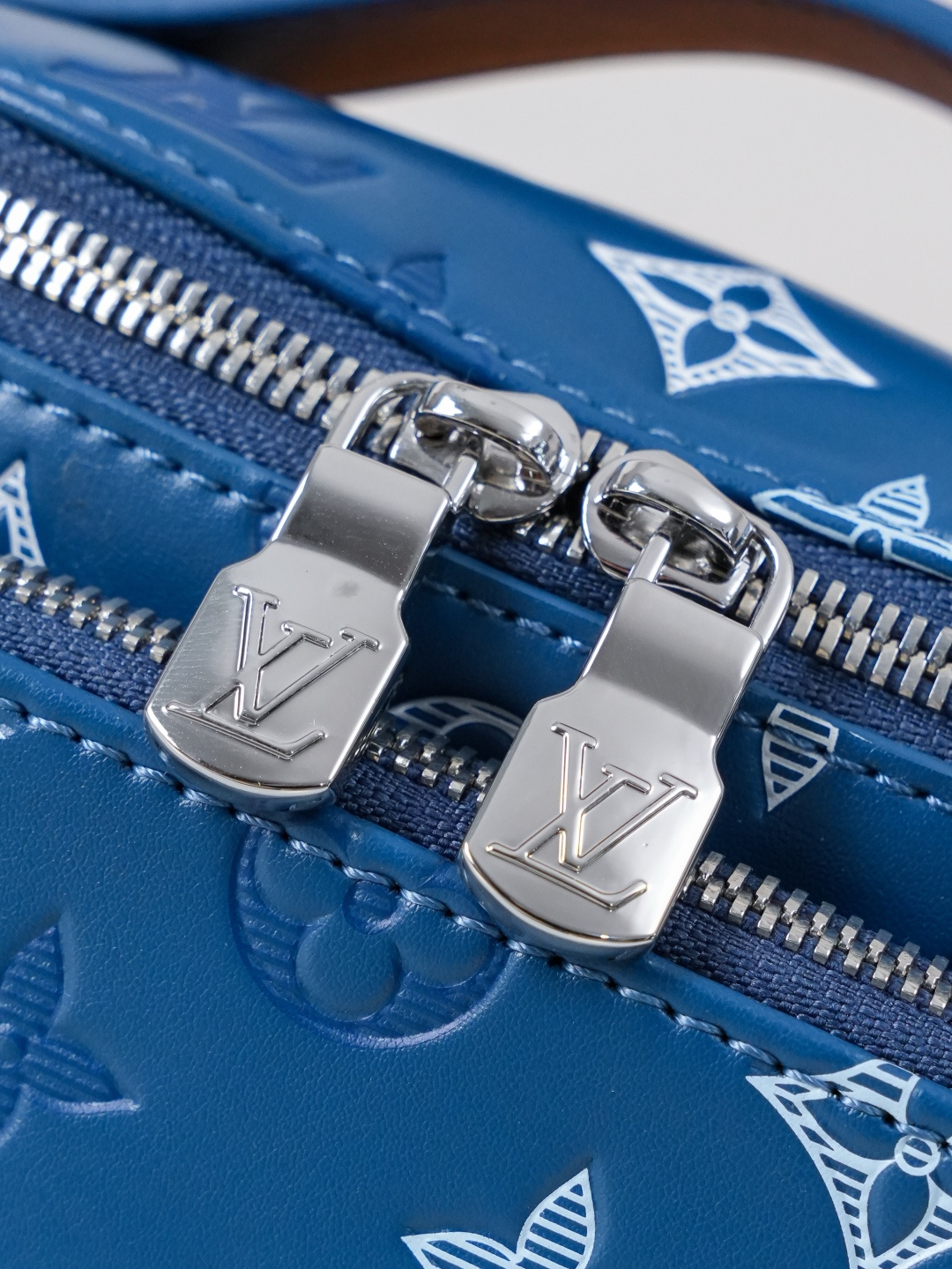 Louis Vuitton Rush Belt Bag in Monogram Shadow Leather - Image 7