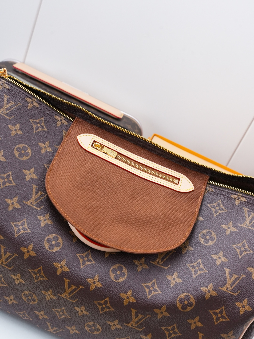 Louis Vuitton Speedy Bandouliere 40 Monogram Handbag - Image 7