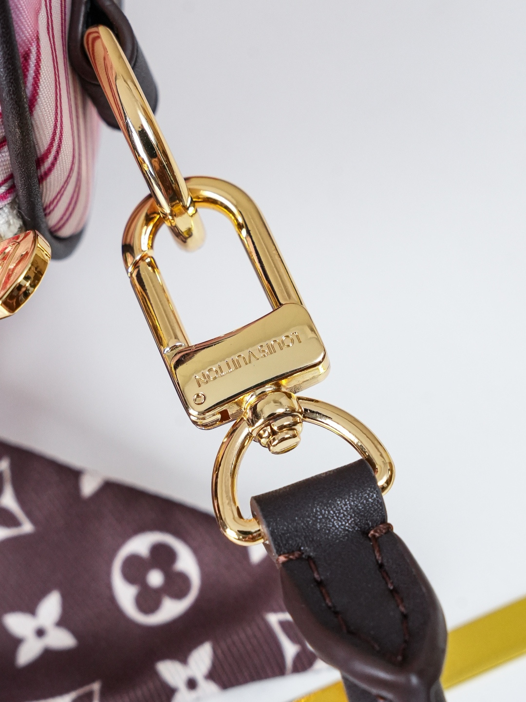 Louis Vuitton Speedy Soft 30 Handbag in Monogram Textile - Image 7