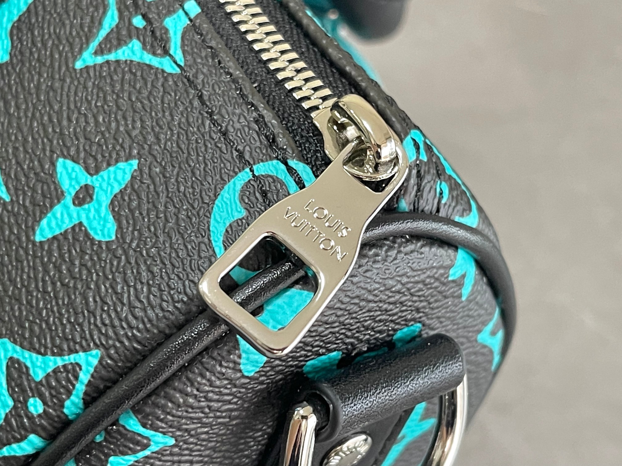 Louis Vuitton Keepall Bandouliere 25 M21938 Shoulder Bag - Image 7