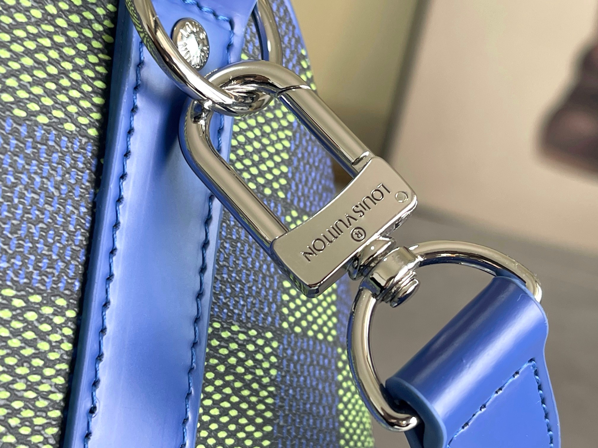 Louis Vuitton Keepall Bandoulière 50 Travel Bag - Image 7