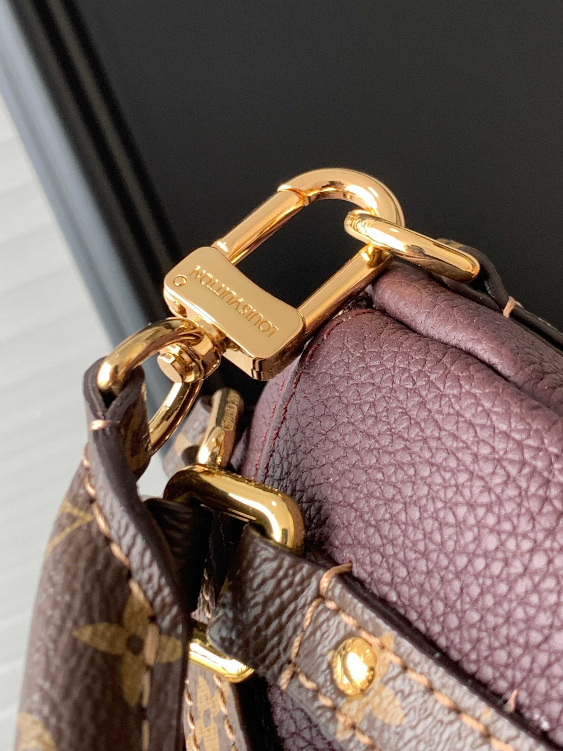 Louis Vuitton Express Medium Handbag in Brown Monogram - Image 7