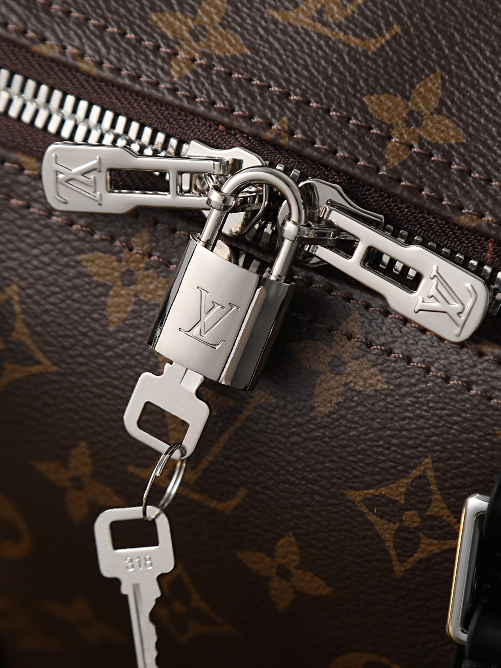 Louis Vuitton Keepall 45 Travel Bag - Image 7