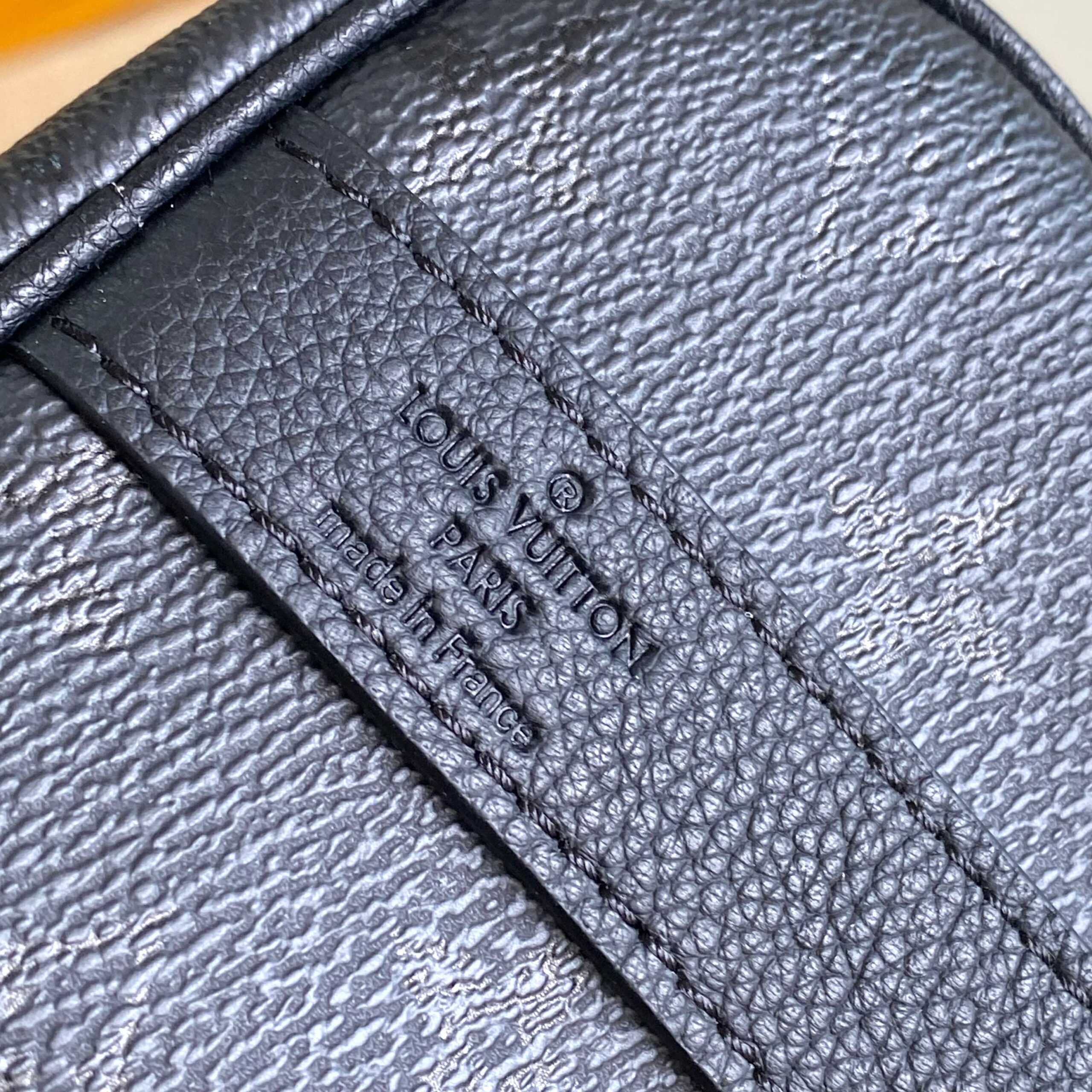Louis Vuitton Keepall Bandoulière 25 Travel Bag in Monogram Midnight Coated Canvas - Image 7