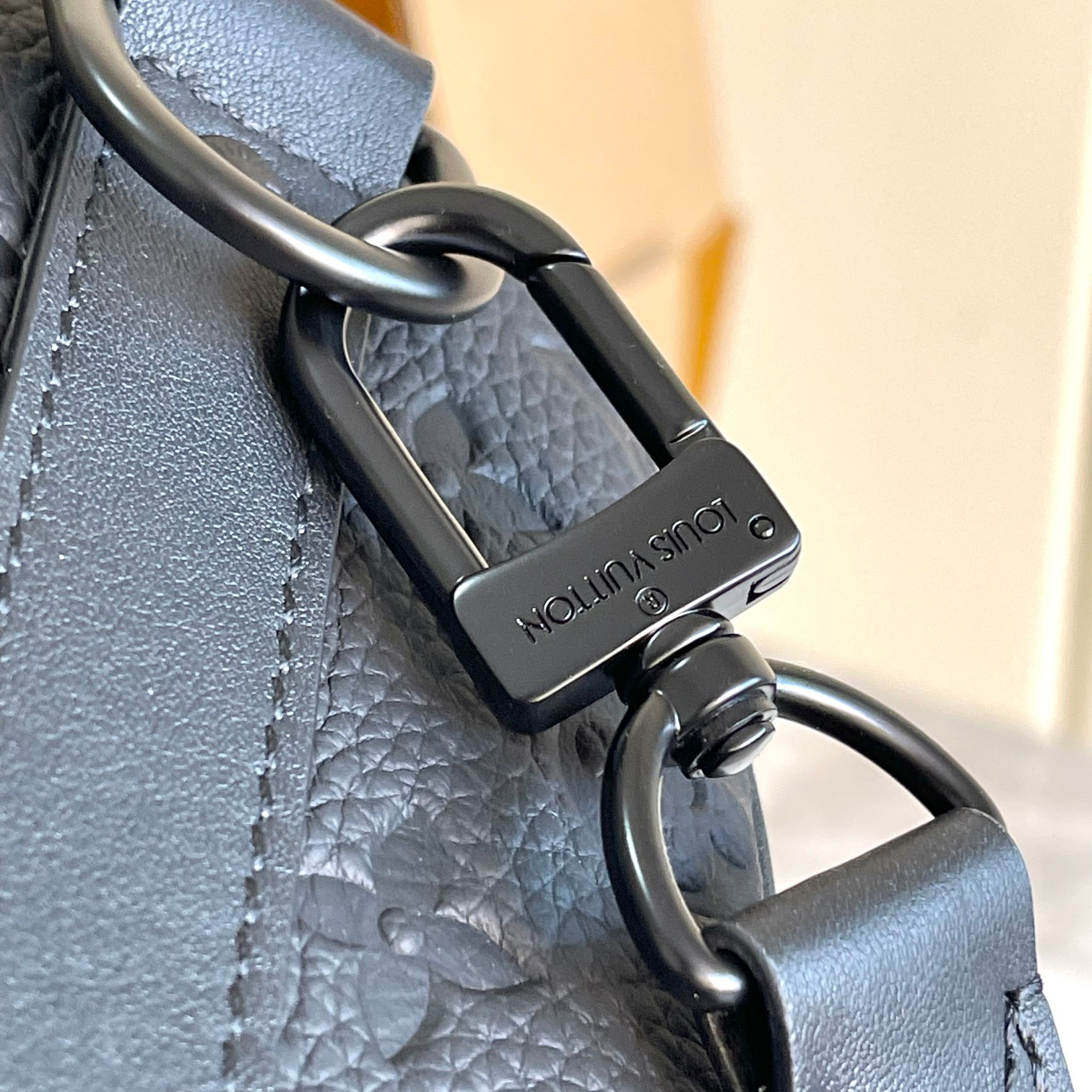 Louis Vuitton Aerogram Keepall XS Leather Bag - Image 7