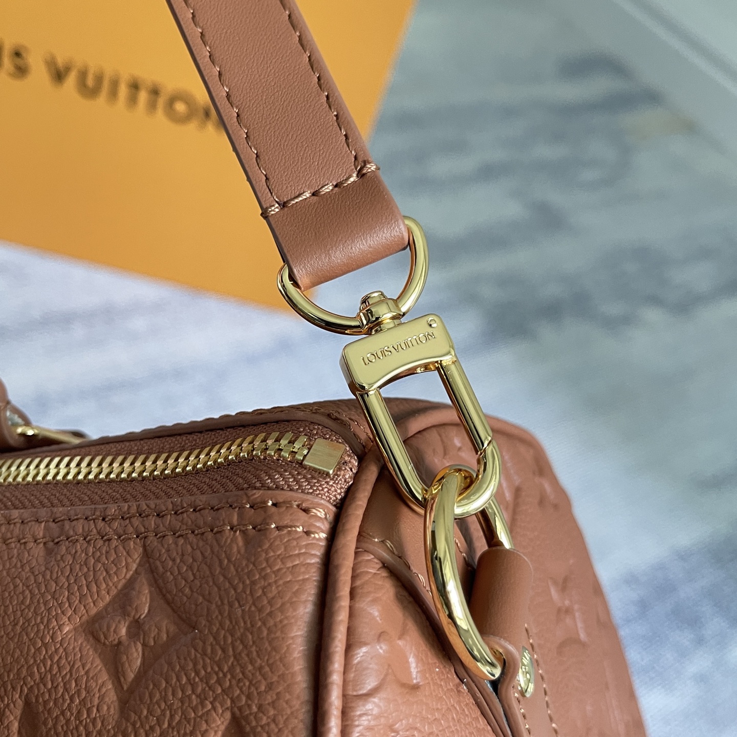 Louis Vuitton Speedy Soft 30 Handbag - Image 7