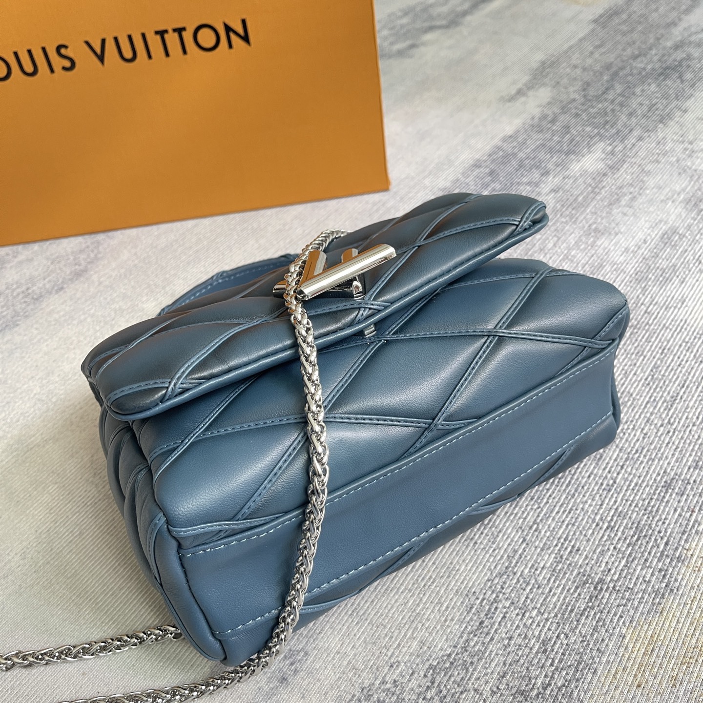Louis Vuitton GO-14 Medium Handbag - Image 7