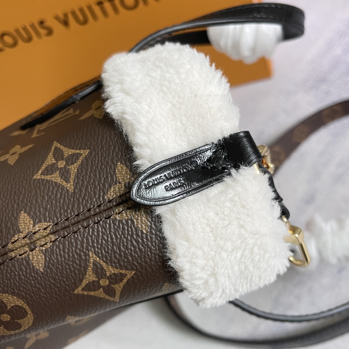 Neverfull Bandouliere Inside Out BB Handbag in Monogram Canvas and Shearling - Image 7