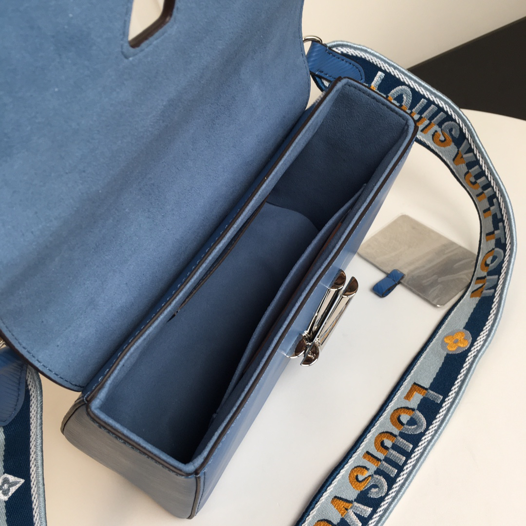 Louis Vuitton Twist Medium Shoulder Bag in Lake Blue Epi Leather - Image 7