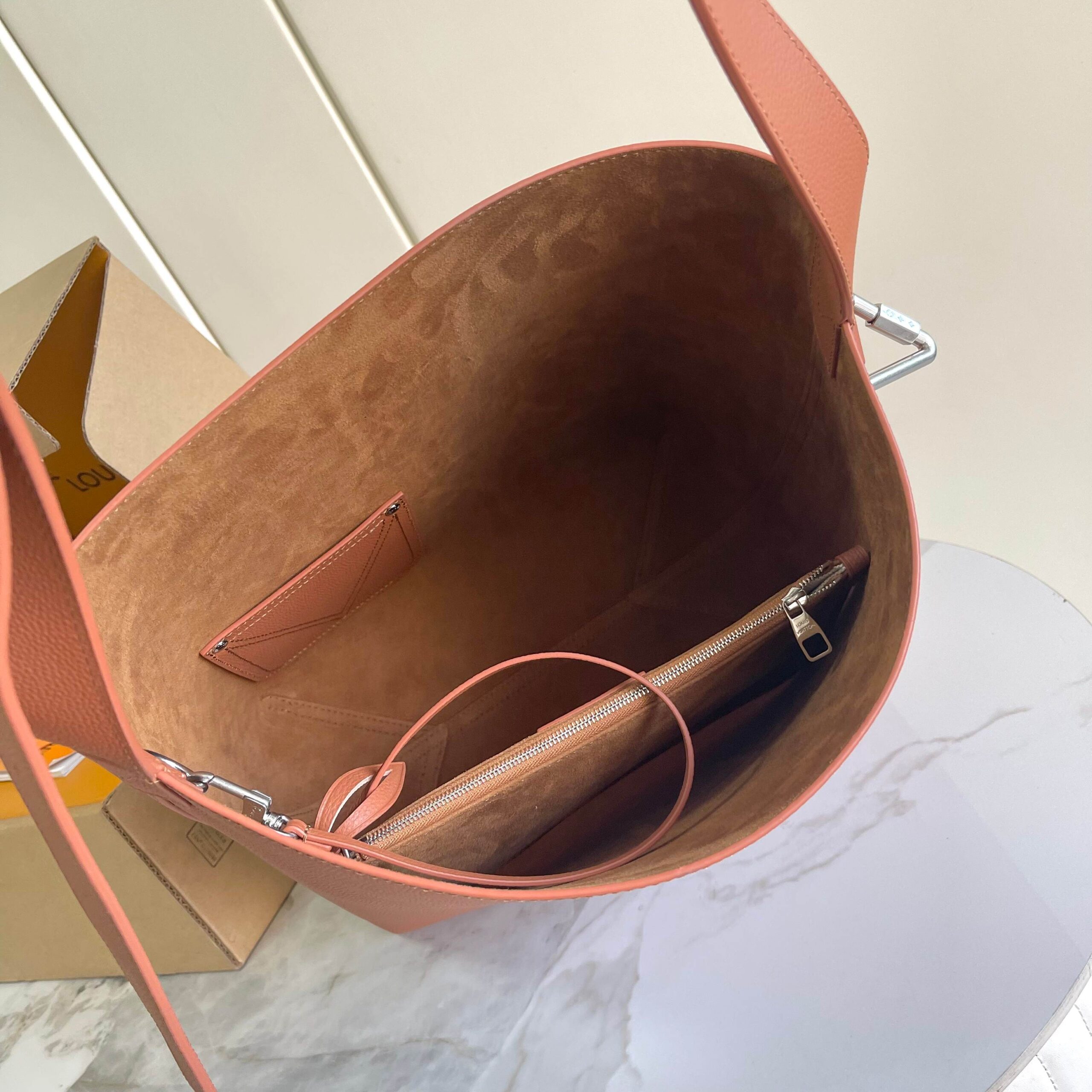 Louis Vuitton Verso Hobo Bag M26745 - Image 7