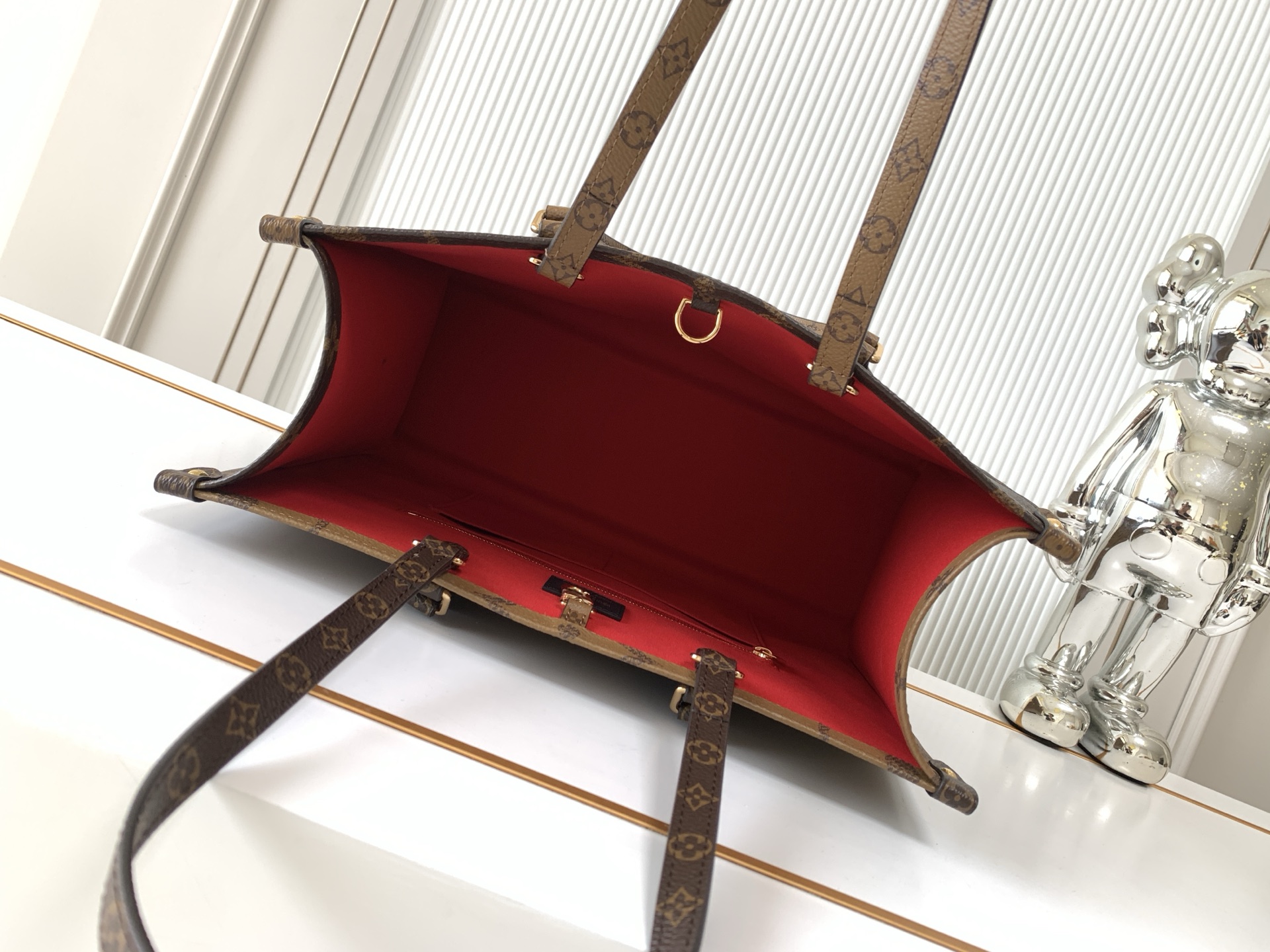 Louis Vuitton Onthego MM Handbag - Image 7