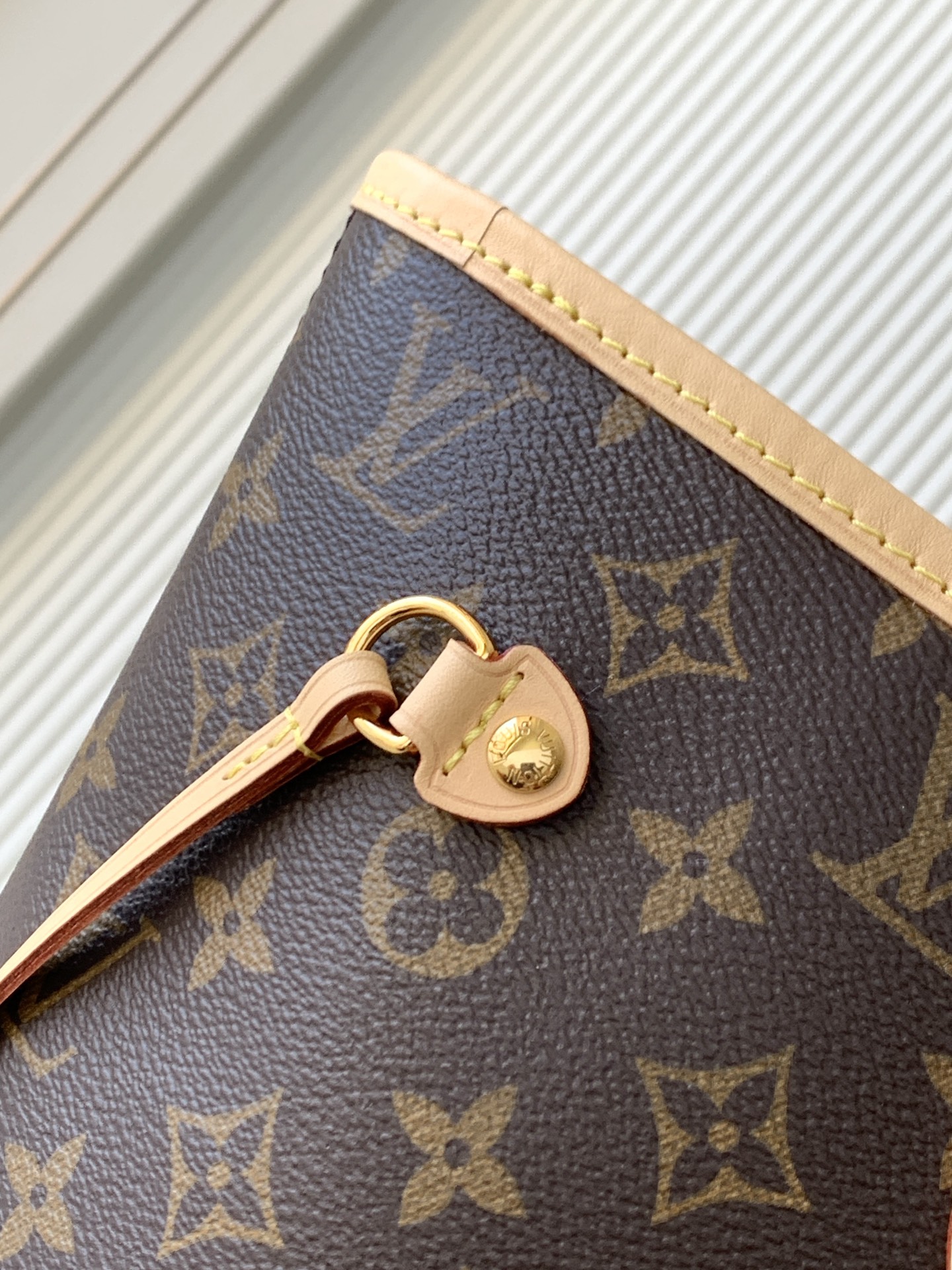 Louis Vuitton Neverfull Medium Tote Bag - Image 7