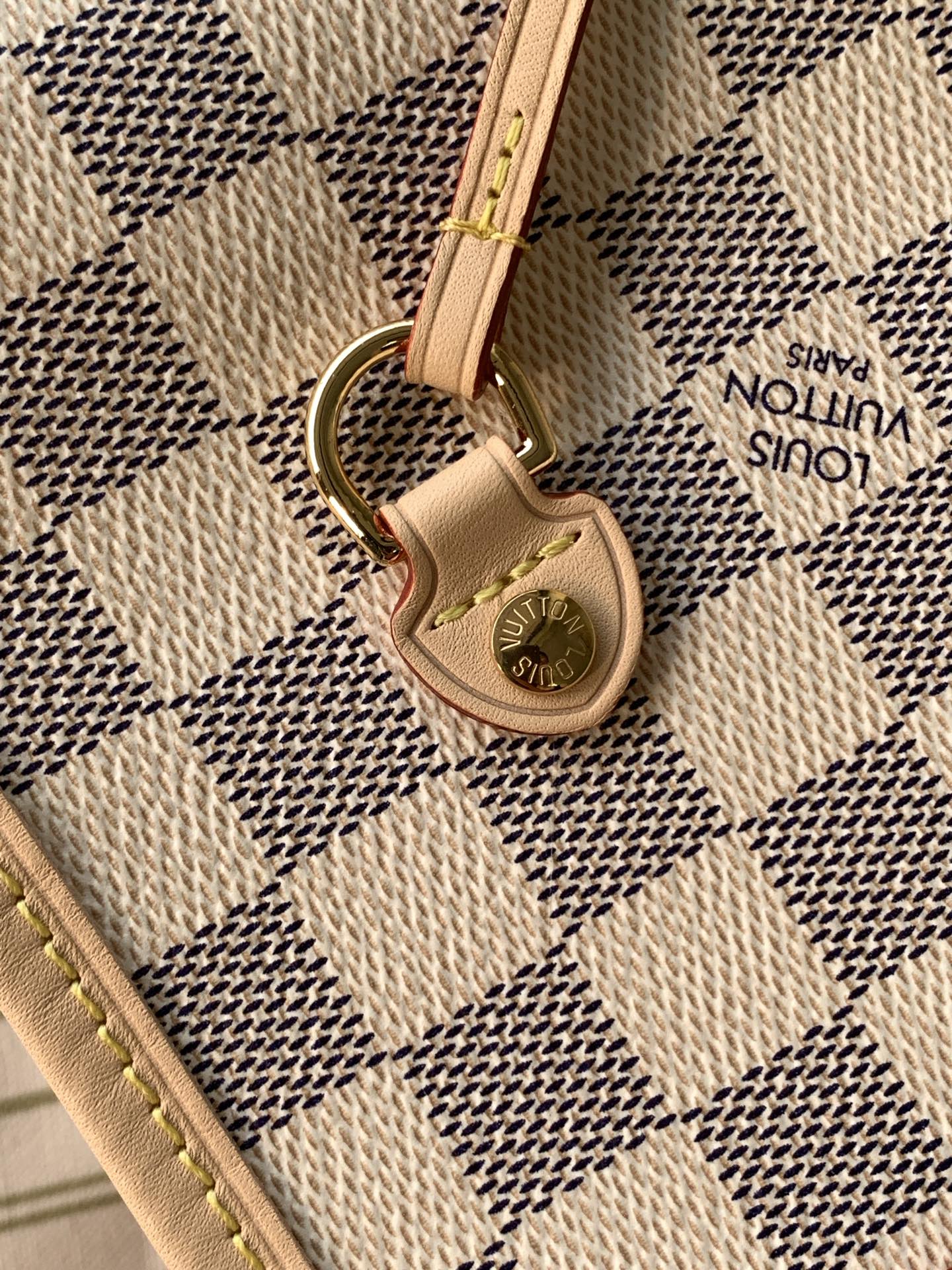 Louis Vuitton Neverfull Medium Monogram Tote Bag - Image 7