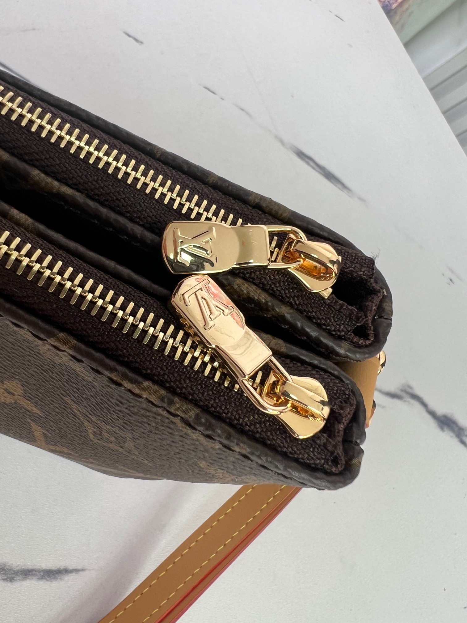 Louis Vuitton Liv Pochette Double Chain Shoulder Bag M83008 - Image 7