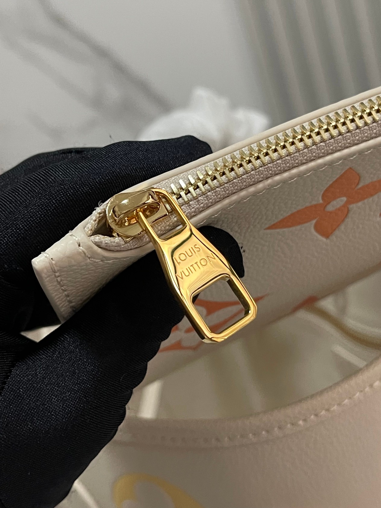 Louis Vuitton Neverfull MM Tote Bag in Monogram Empreinte Leather - Image 7