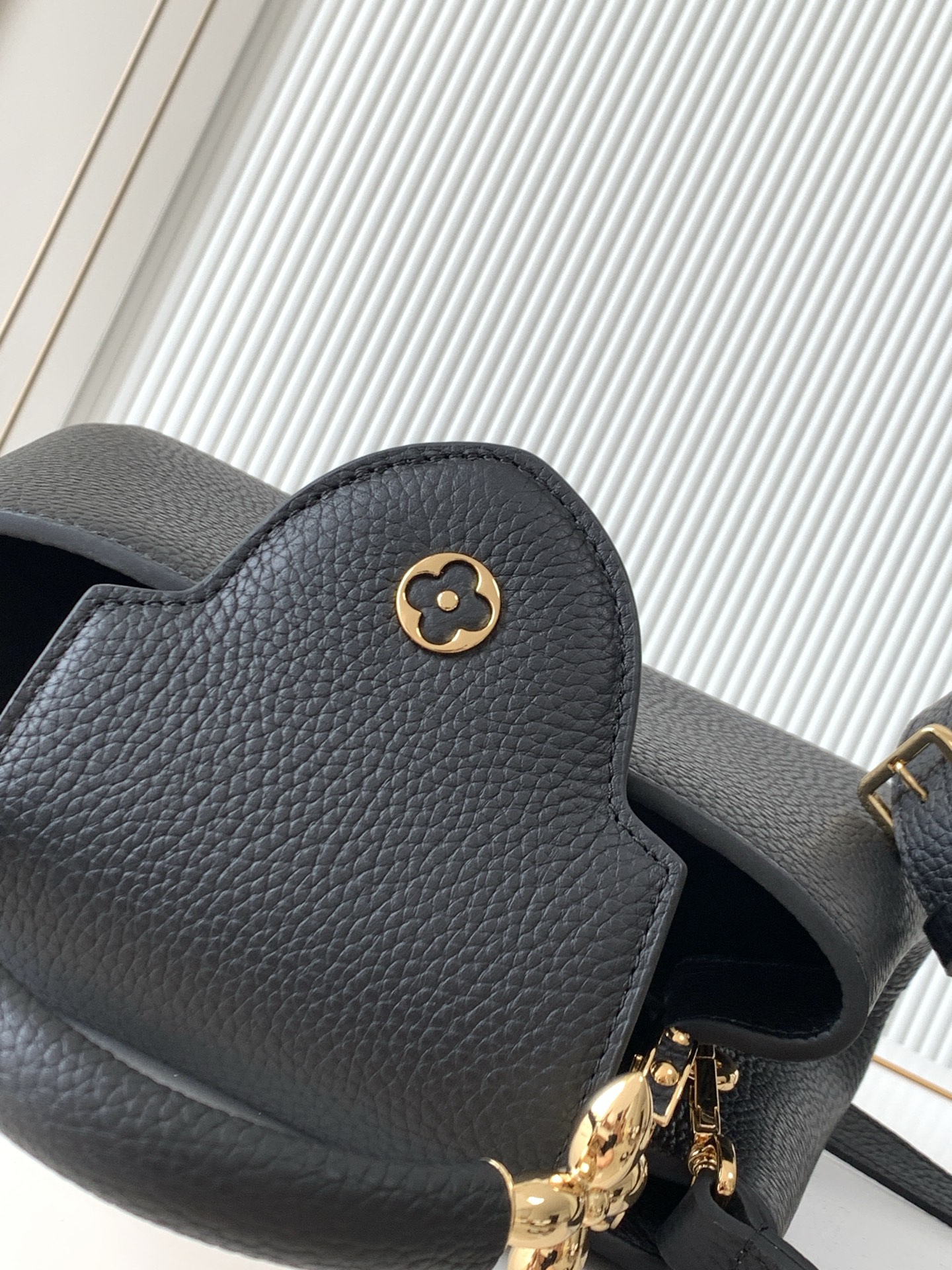 Louis Vuitton Capucines BB Handbag in Black Taurillon Leather - Image 7