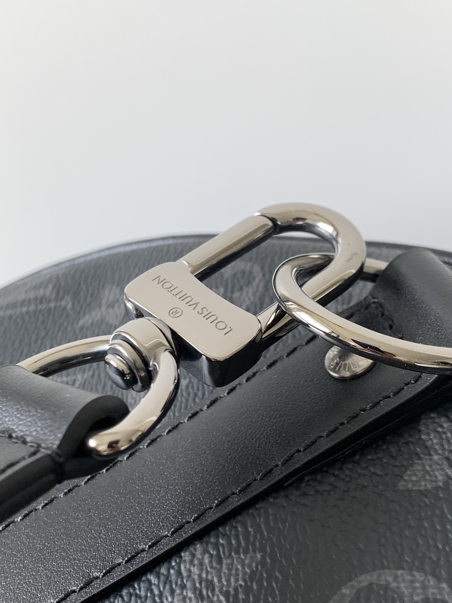Louis Vuitton Keepall Bandoulière 50 Travel Bag in Monogram Eclipse Reverse Canvas - Image 7