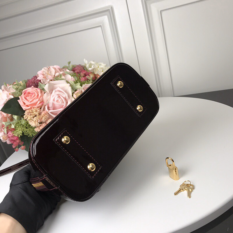 Louis Vuitton Alma BB Handbag in Brown Epi Leather - Image 7