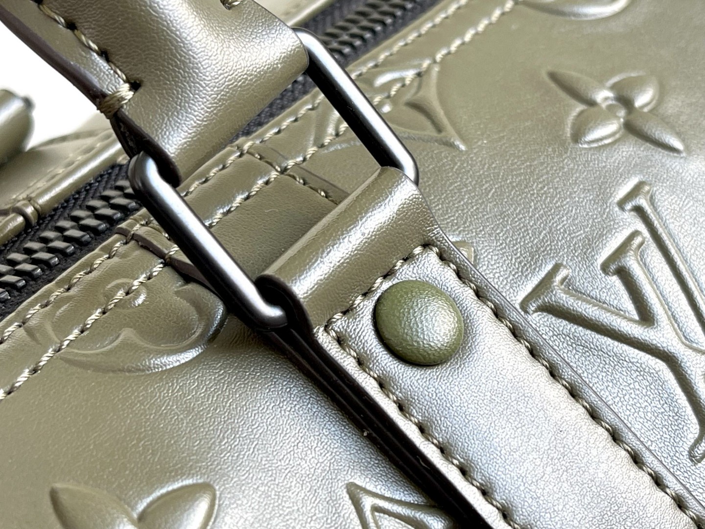 Louis Vuitton Keepall Bandoulière Travel Bag - Image 7