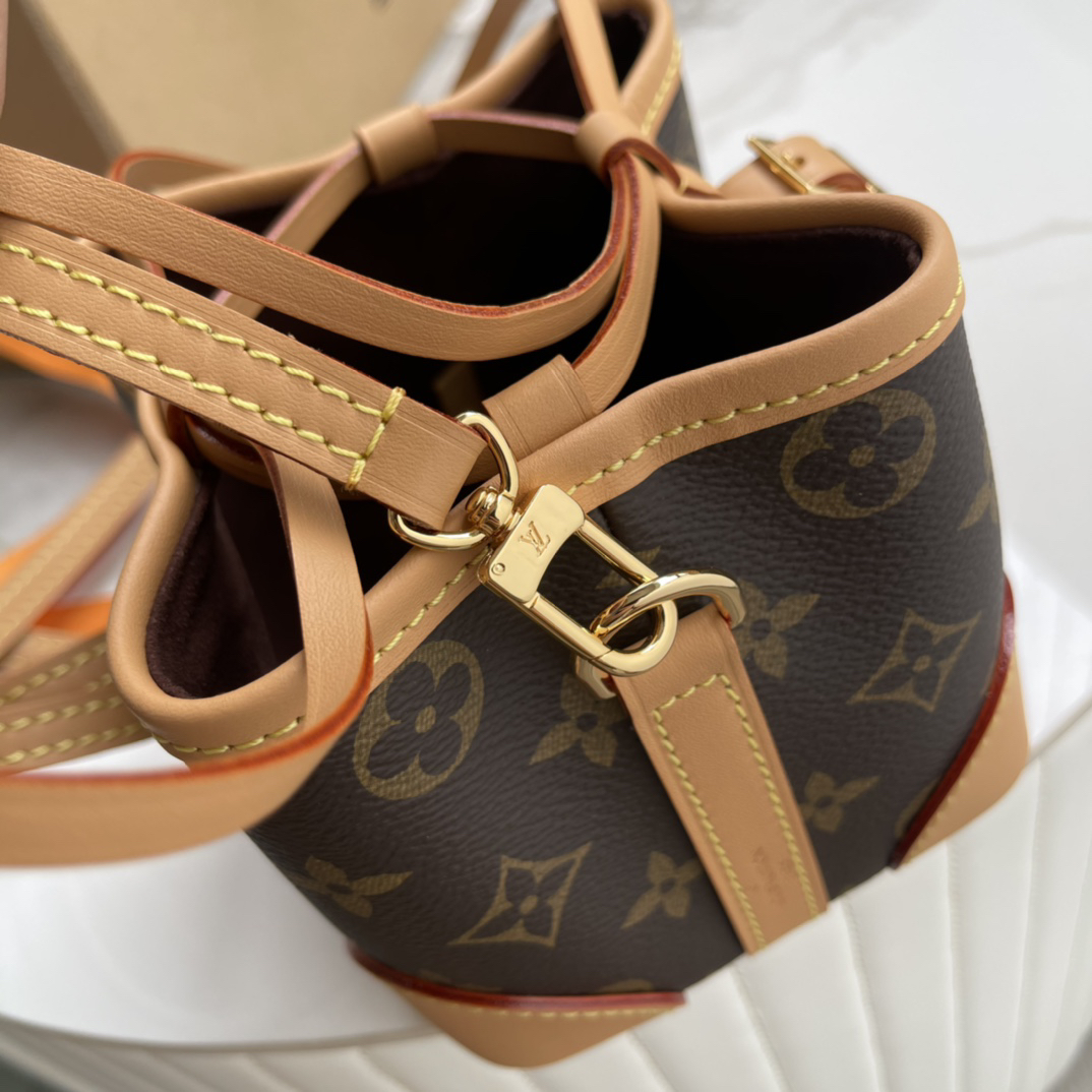Louis Vuitton Noé Leather Bucket Bag - Image 7