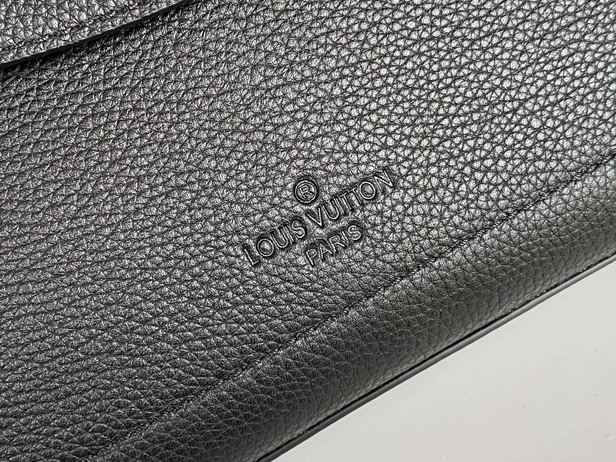 Louis Vuitton Lockme Ever Mini Handbag - Image 7