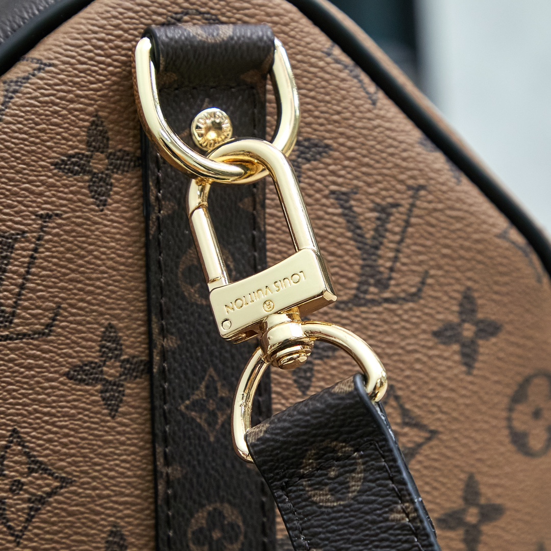 Louis Vuitton Keepall Bandoulière 45 Travel Bag in Monogram Giant - Image 7