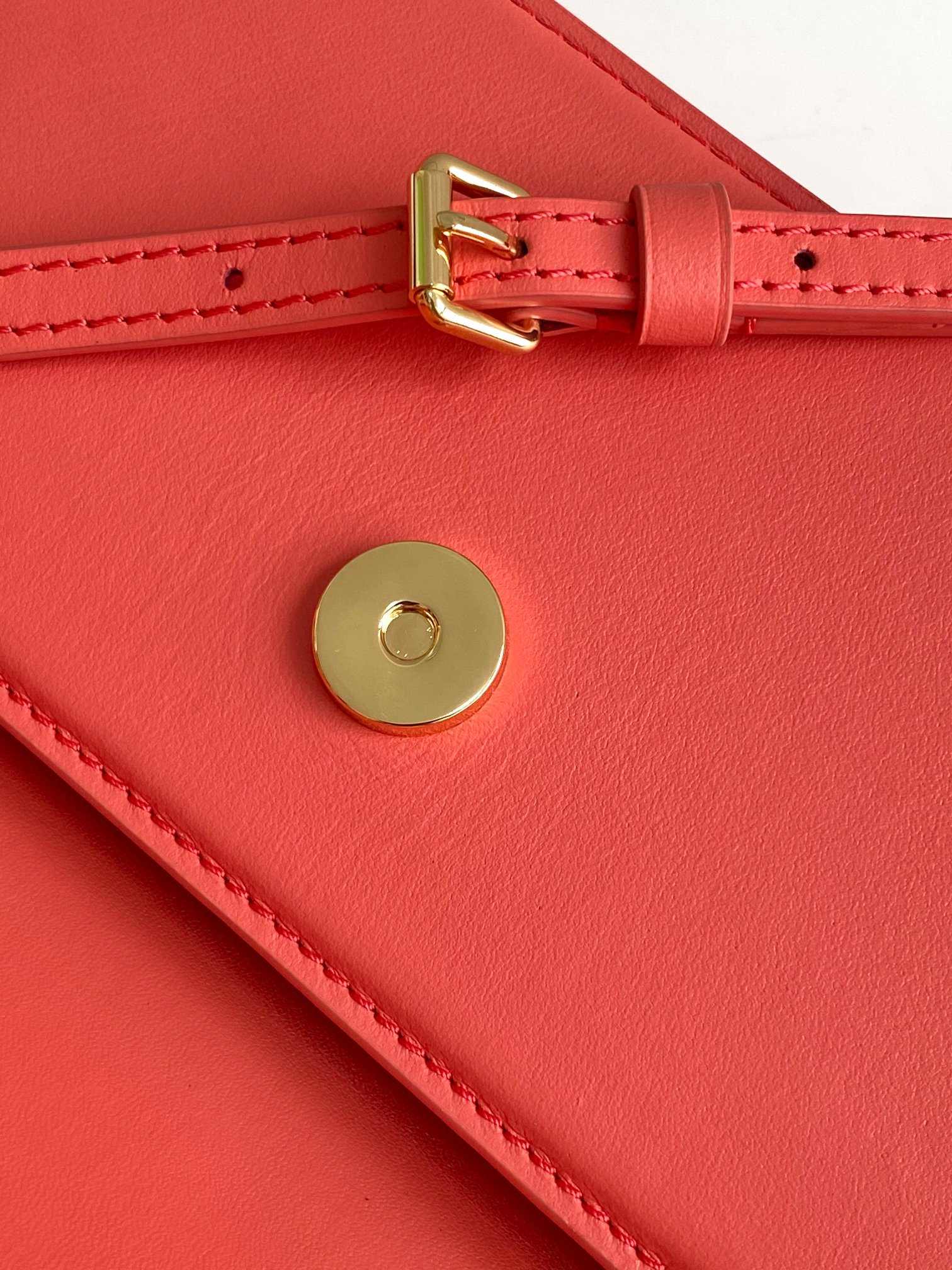 Louis Vuitton LV Bloom Wallet on Chain Crossbody Bag - Image 7