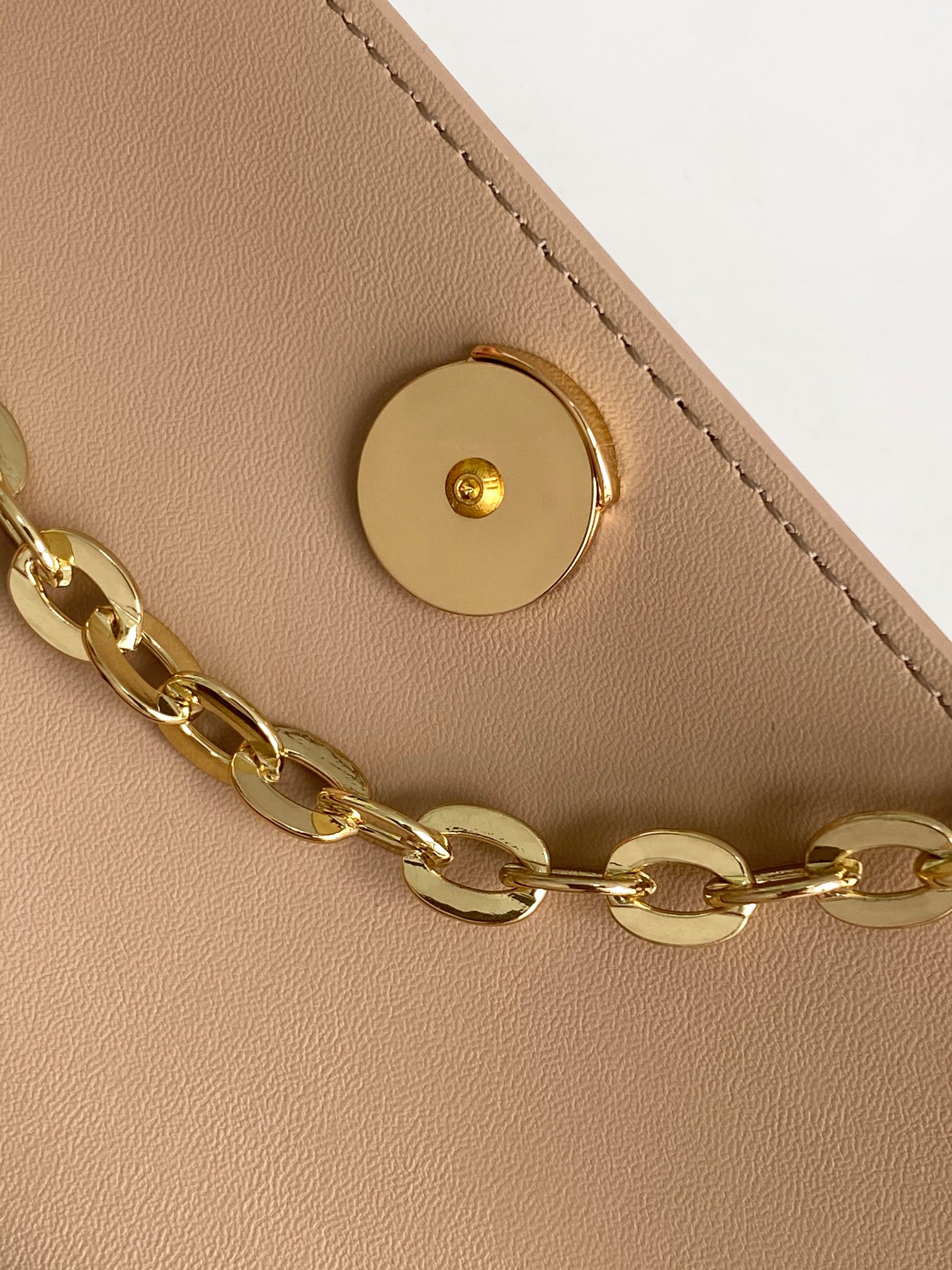 Louis Vuitton LV Bloom Wallet On Chain Crossbody Bag - Image 7