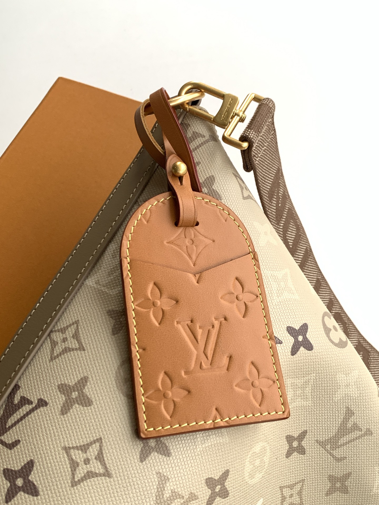 M26931 Mètis Monogram Canvas Shoulder Bag - Image 7