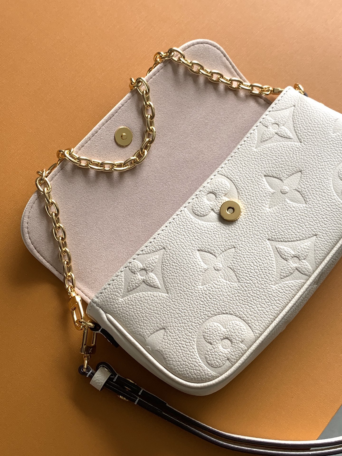 Louis Vuitton Wallet On Chain Ivy in Monogram Empreinte Leather - Image 7