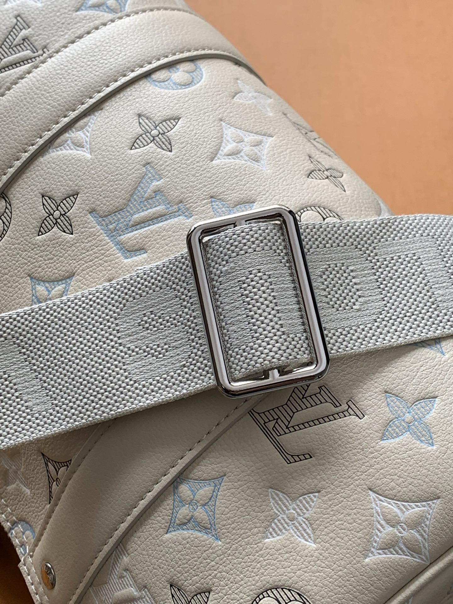 Louis Vuitton City Keepall M28617 Monogram Shadow Leather Crossbody Bag - Image 7