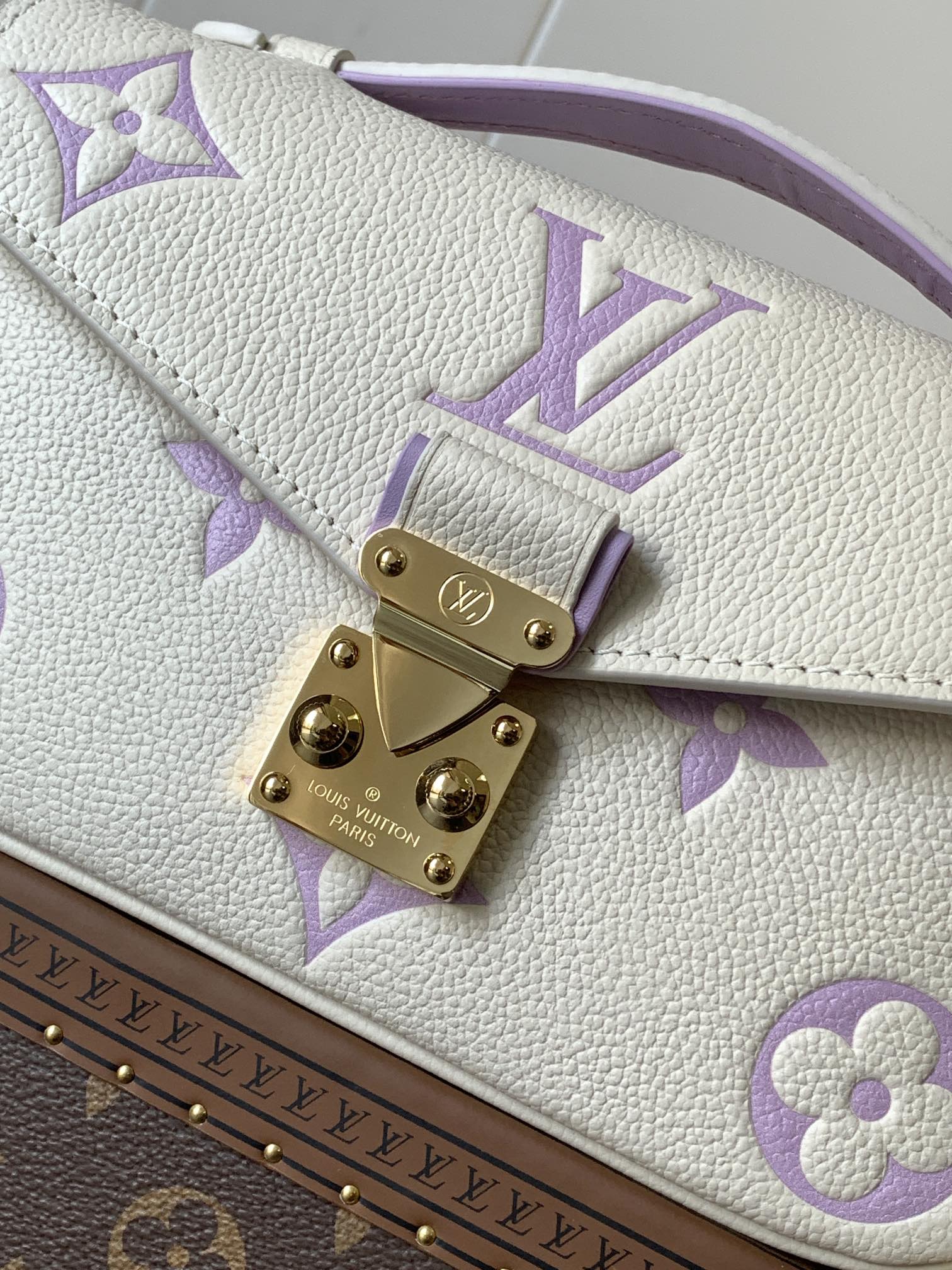 Louis Vuitton Pochette Métis East West Shoulder Bag - Image 7
