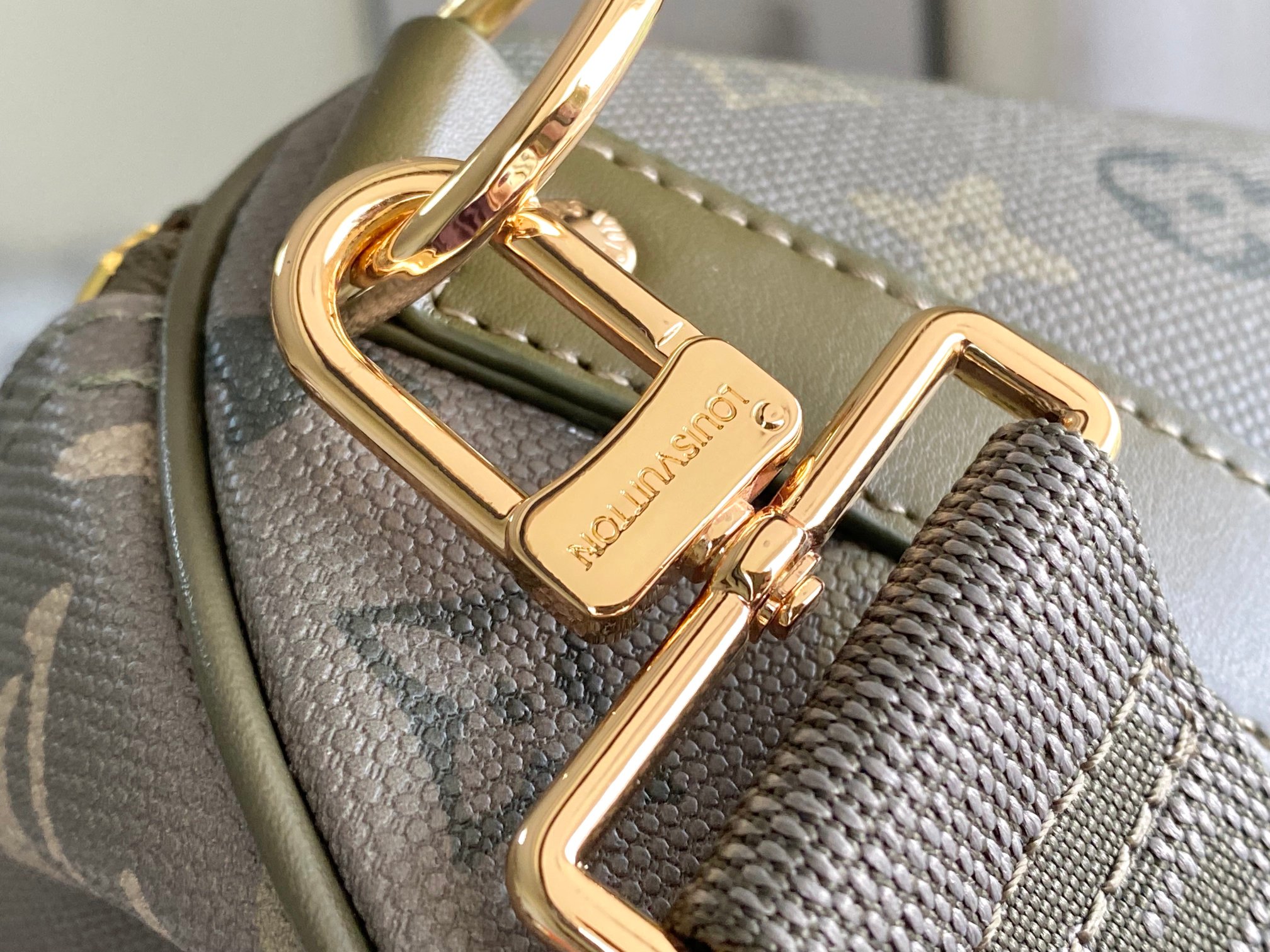 Louis Vuitton Keepall Bandoulière 35 Monogram Eclipse Travel Bag - Image 7