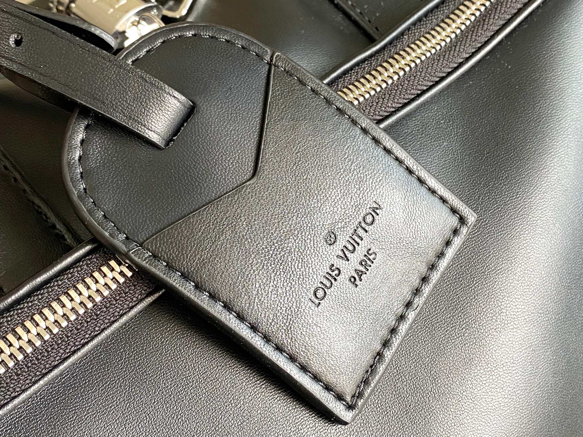Louis Vuitton Keepall Bandoulière 50 Travel Bag - Image 7
