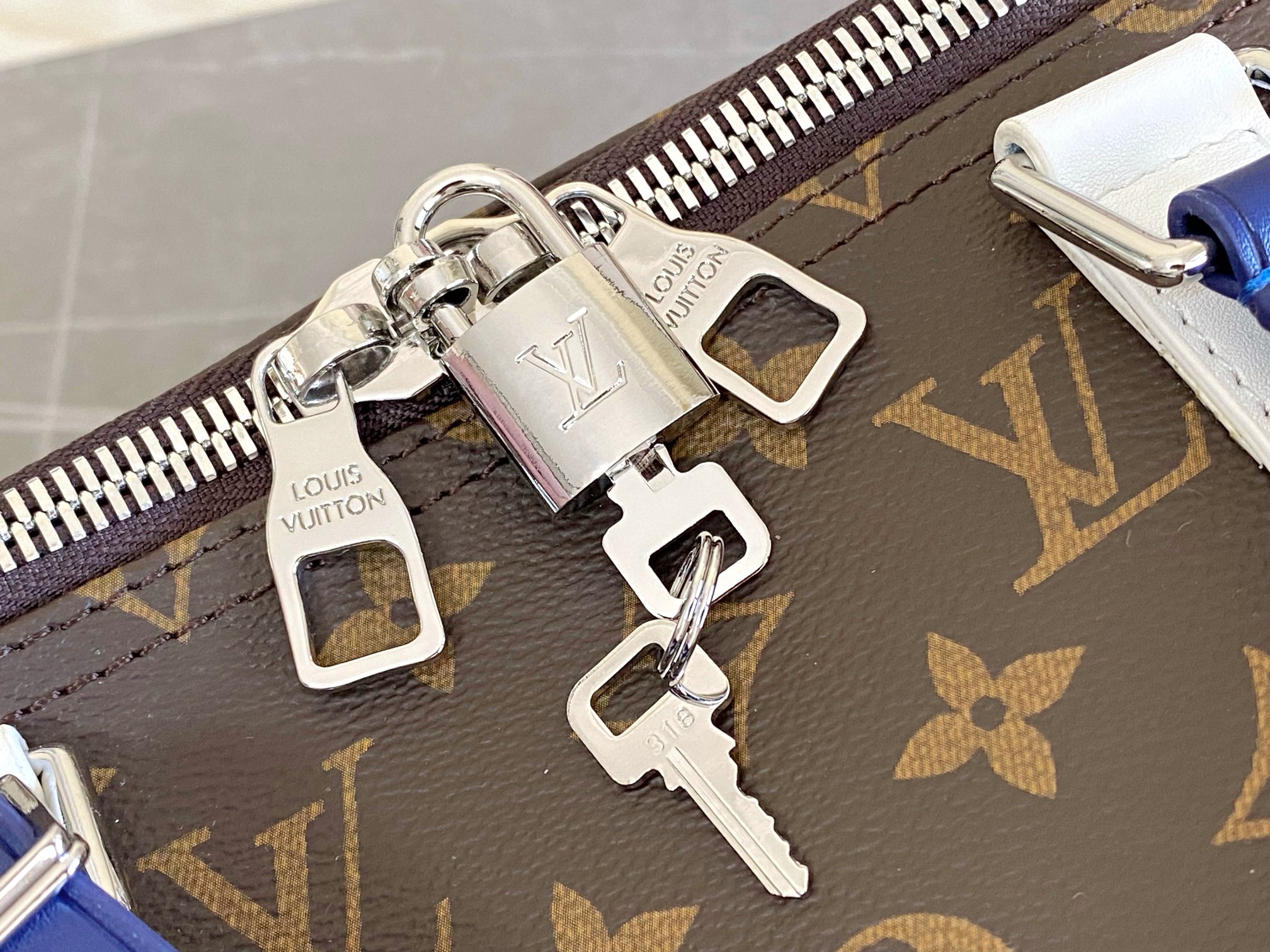 Louis Vuitton Keepall 50 Travel Bag - Image 7
