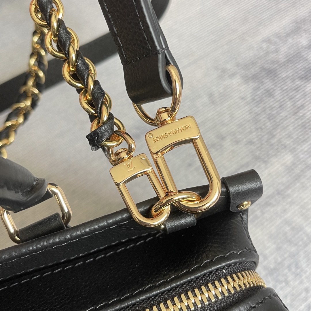 Louis Vuitton OnTheGo Small Tote Bag in Giant Monogram Leather - Image 7