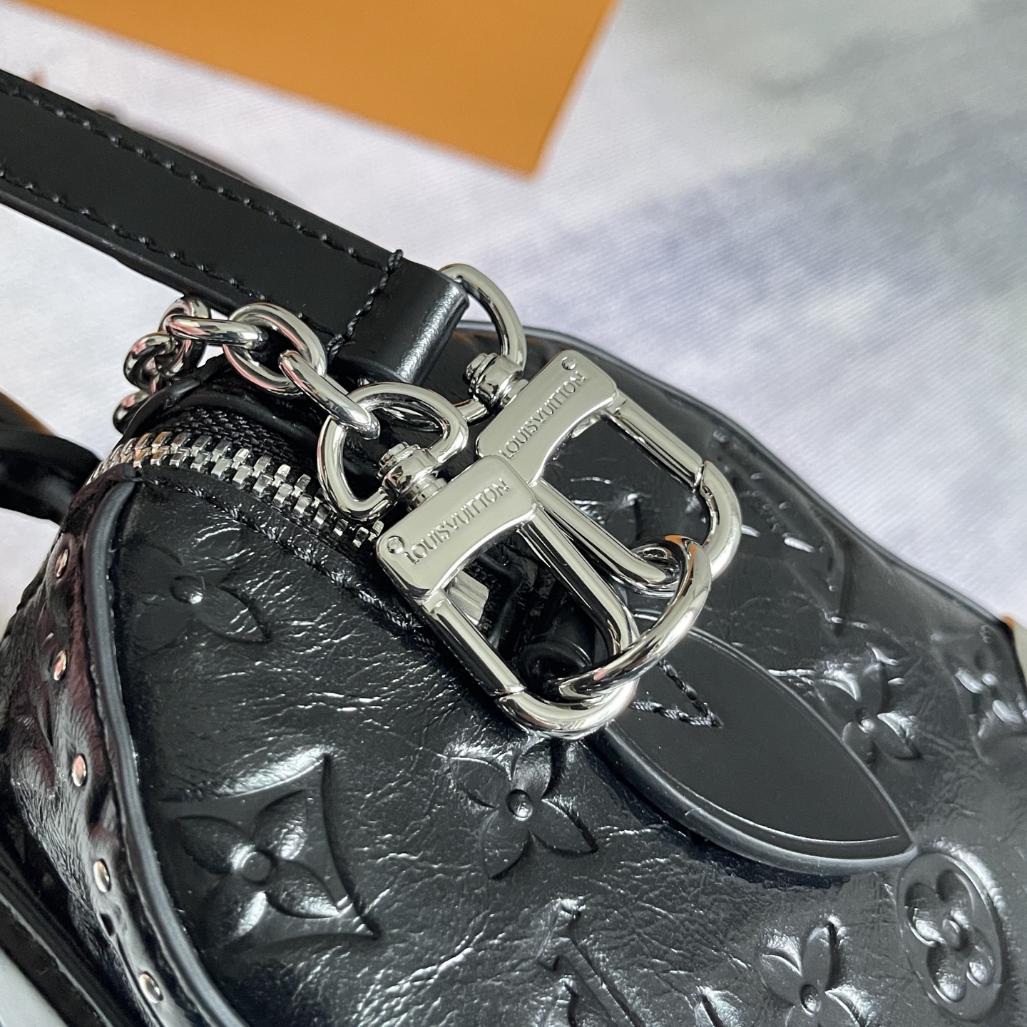 Louis Vuitton Speedy Trunk 20 Leather Crossbody Bag - Image 7
