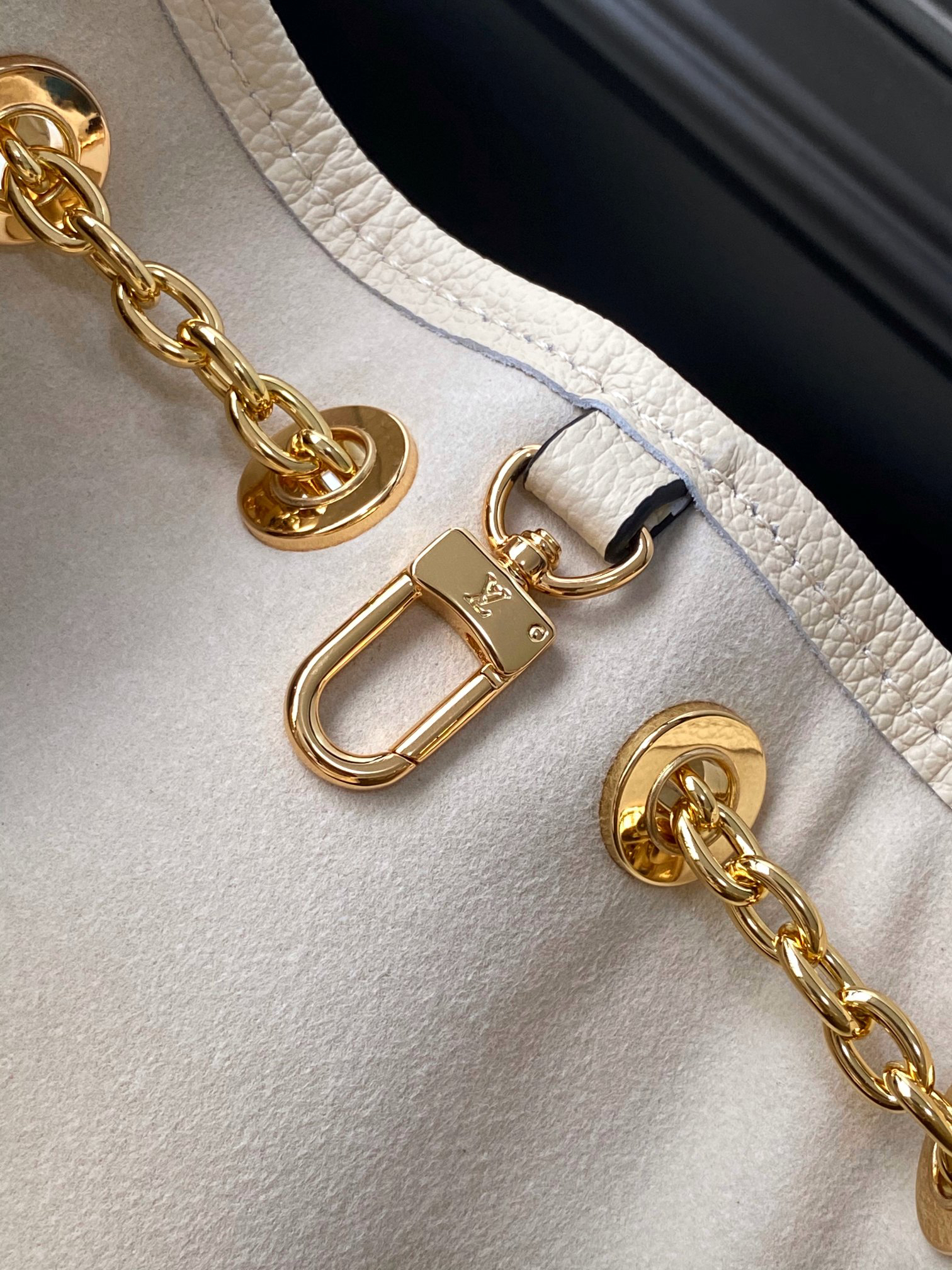 LV Bundle Monogram Empreinte Leather Handbag - Image 7