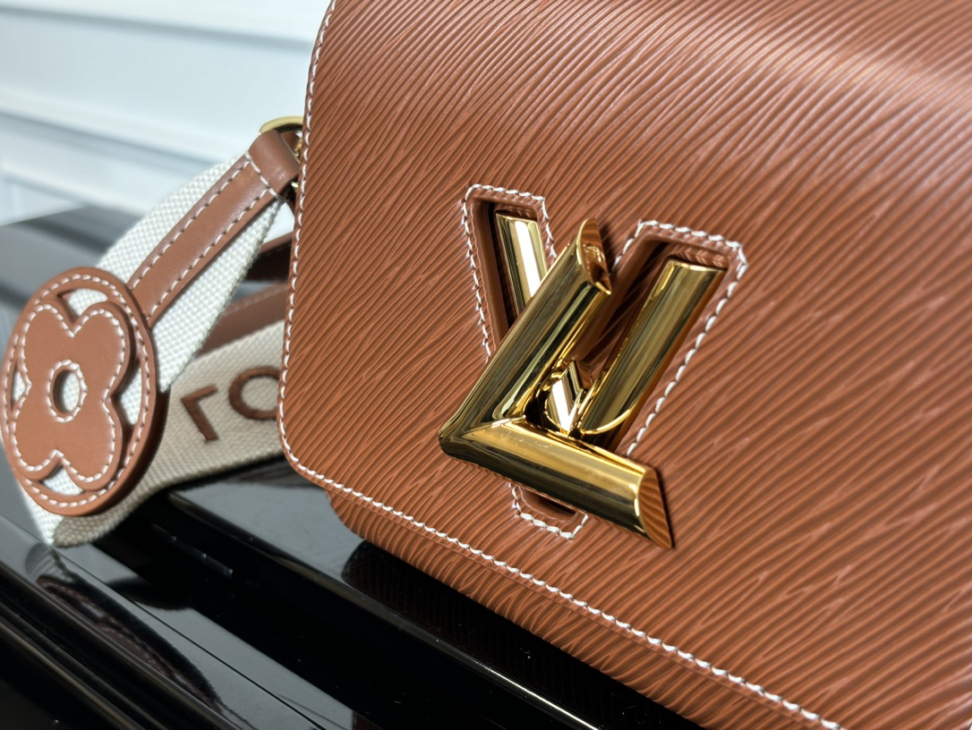 Louis Vuitton Twist Traveler Small Handbag - Image 7
