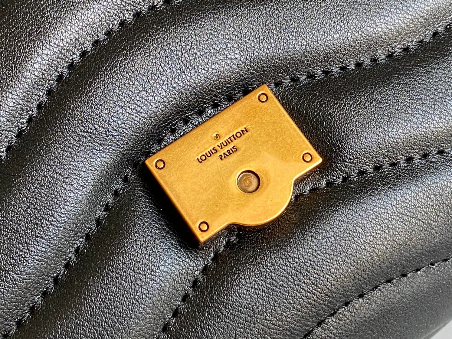 Louis Vuitton LV New Wave Chain Shoulder Bag - Image 7