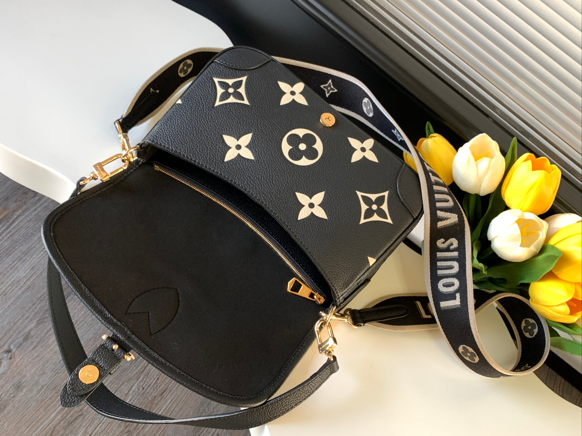 Louis Vuitton Diane Handbag in Monogram Empreinte Leather - Image 7
