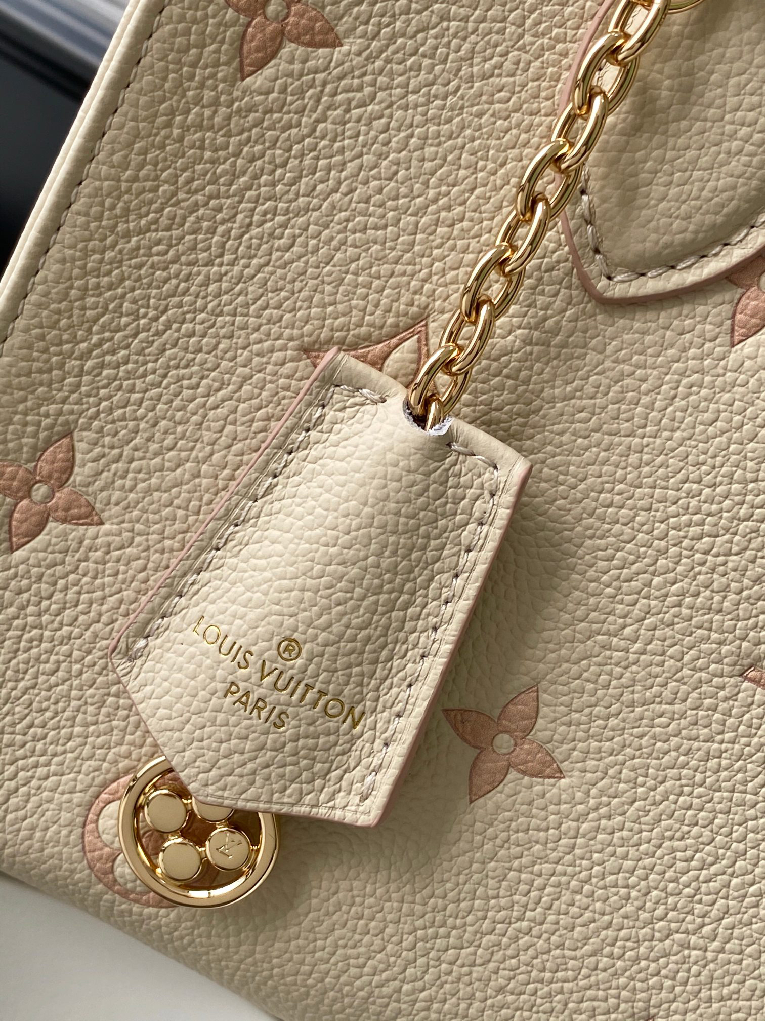 Louis Vuitton OnTheGo Small Tote Bag M14403 in Beige Monogram Empreinte Leather - Image 7