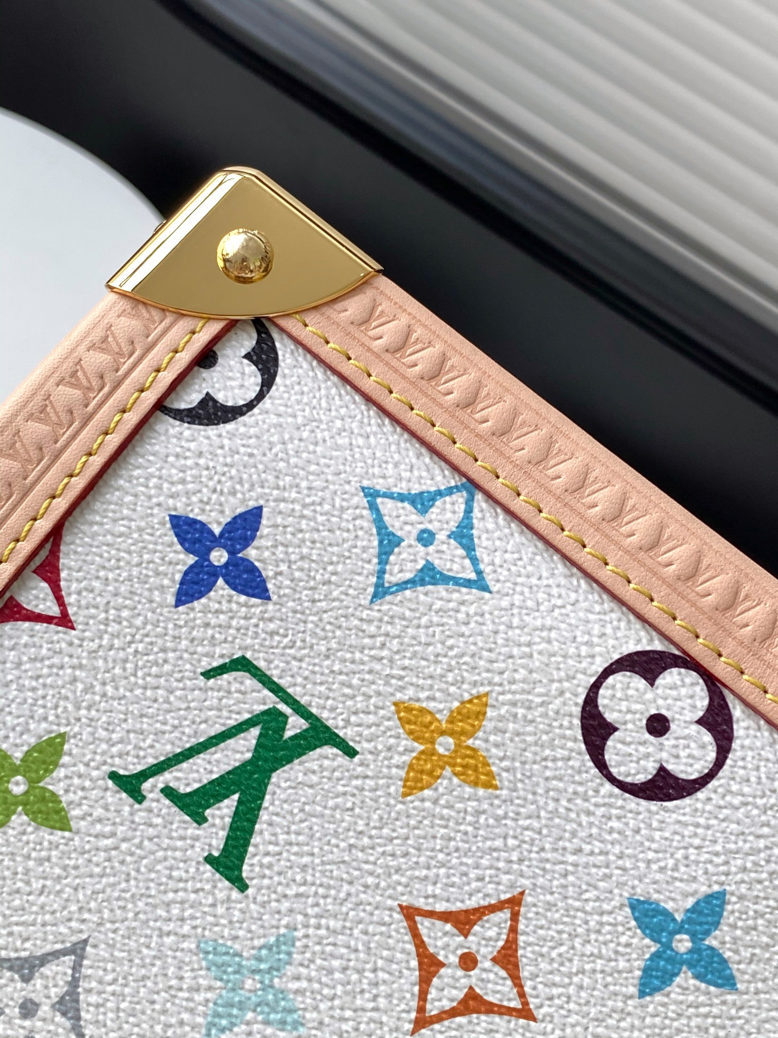 Louis Vuitton OnTheGo Medium Tote Bag in Monogram Canvas - Image 7
