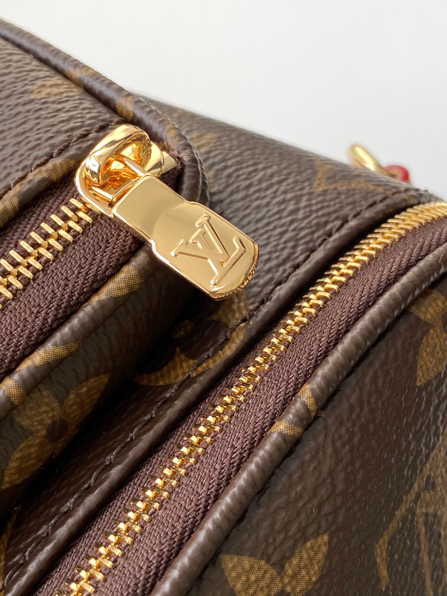 Louis Vuitton Mini Bumbag in Monogram Empreinte Leather - Image 7