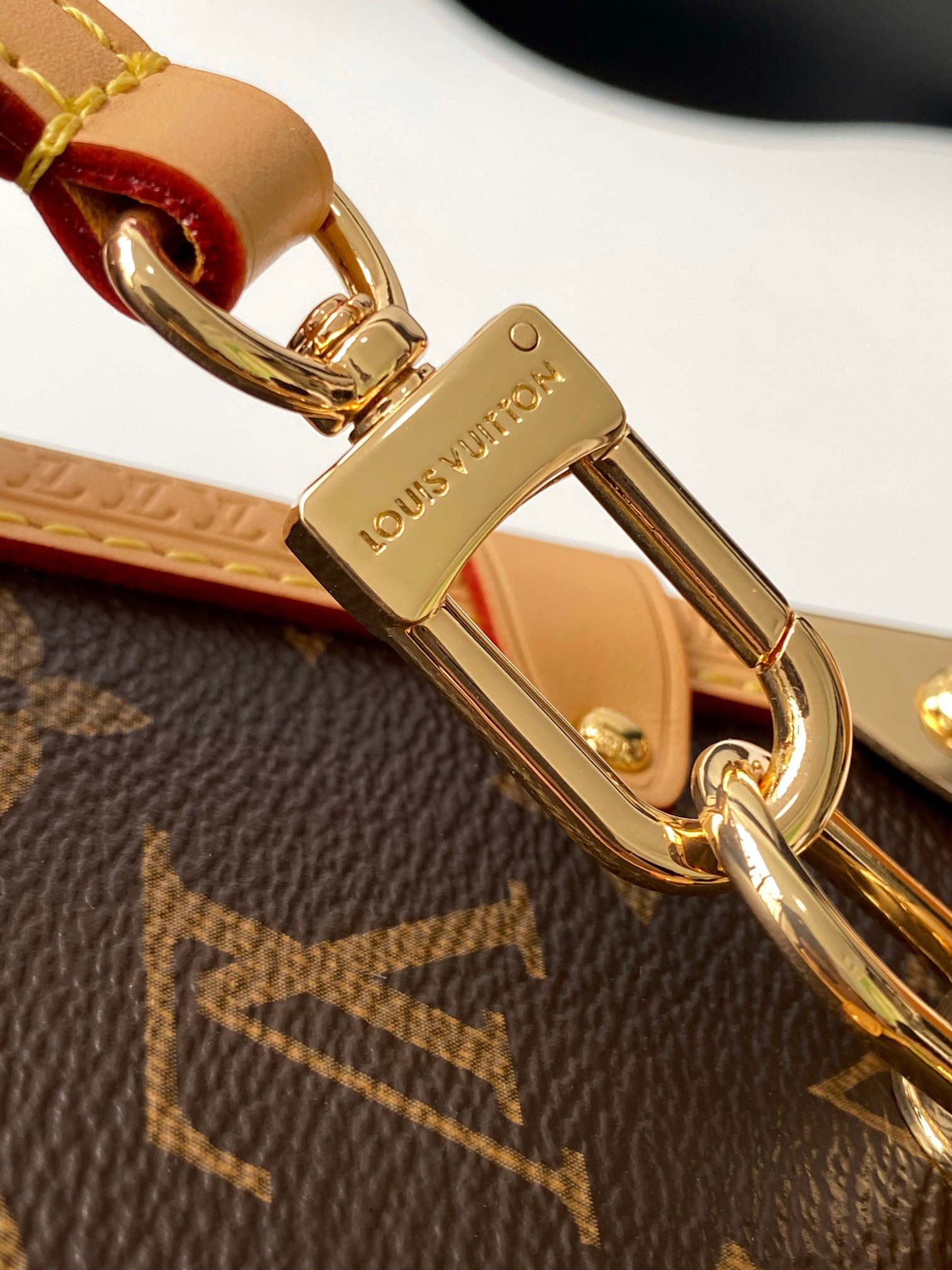 Louis Vuitton Side Trunk Large Monogram Handbag - Image 7