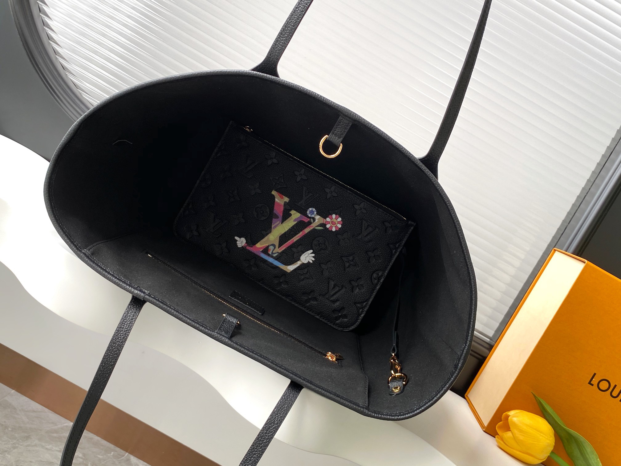 Louis Vuitton Neverfull Medium Shopping Tote - Image 7